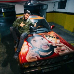 Bilal Hancı Instagram - Haydi söyle onu nasıl sevdiğini 😊
Video yayında !
🚘: @egom131 📸: @celalcanik 
Graffiti : @zone