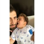Bilal Hancı Instagram - Çocuğun dünyası yimek üzerine bulduğu herşeyi yiyir 😂😂😂 @efekocyigitresmi