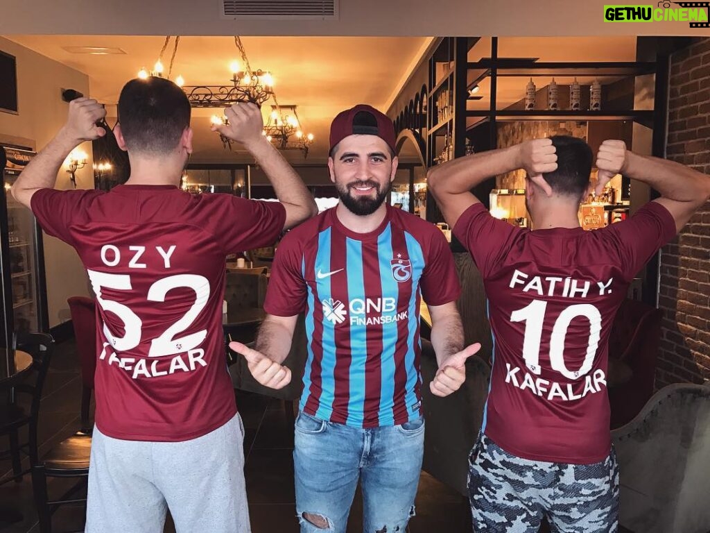 Bilal Hancı Instagram - Yeni transferlerimizle biz maça hazırız 👍🏻 Pati Cafe