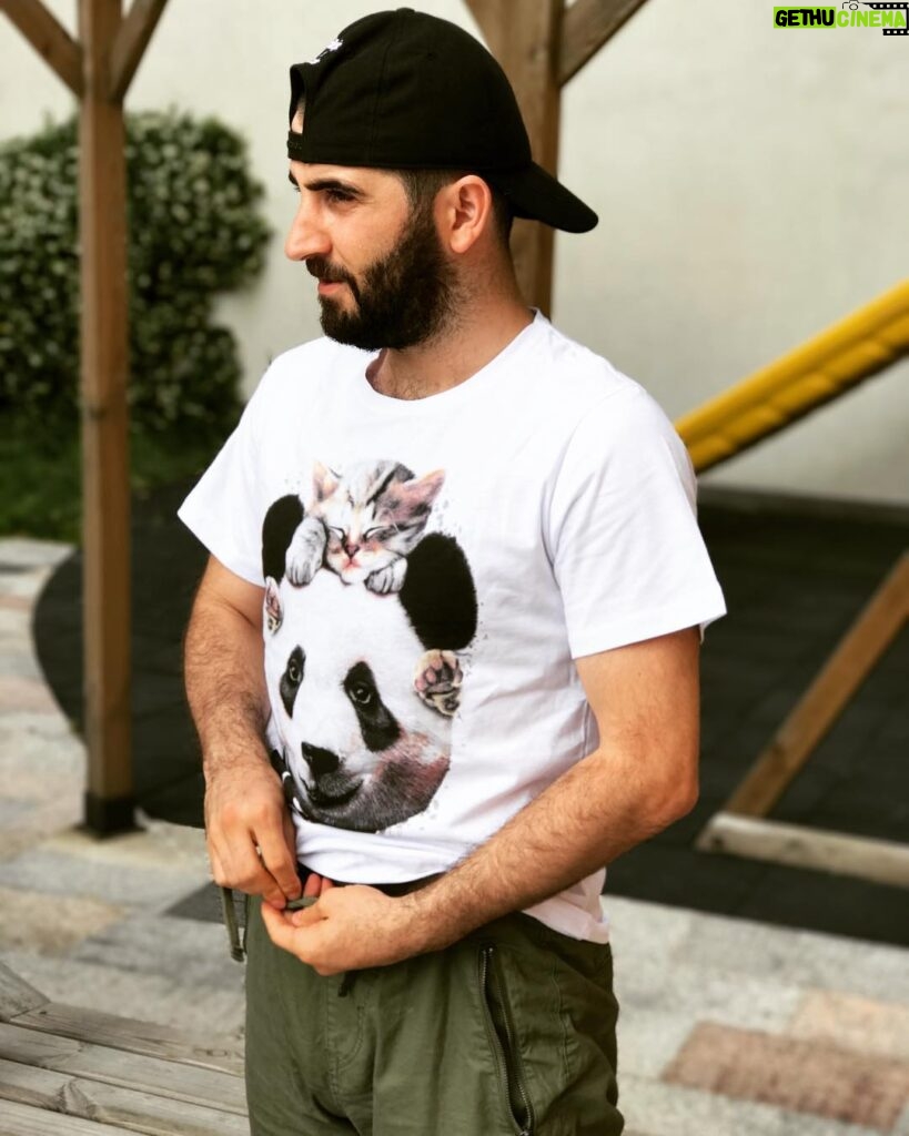 Bilal Hancı Instagram - Habule donumu da tutturayım da düşmesin 😂