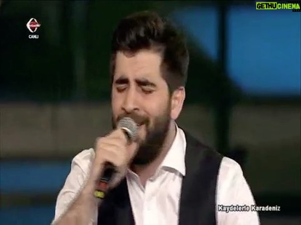 Bilal Hancı Instagram - Allahum al canumi da ben onsuz yaşayamam 🎤👊🏻
