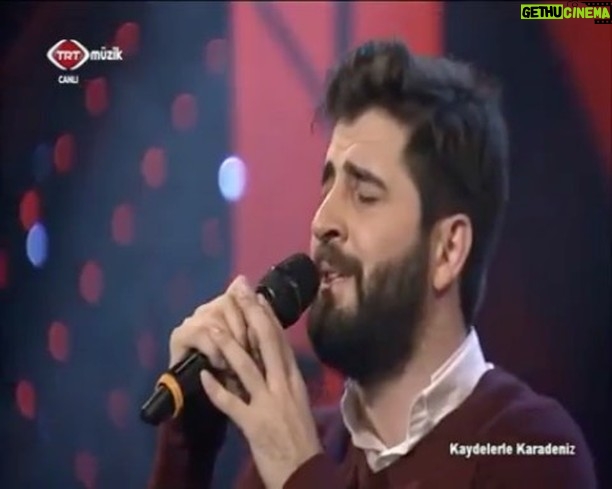 Bilal Hancı Instagram - Bir evum var kalede biri da pazardadur Ayri düştum yarumden bilun ki nazardandur 🎤🎤
