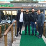 Bilal Hancı Instagram - Bizi krallar gibi ağırlayan Akçabat Köftesinin kralı CemilUsta'ya teşekkürler @cemilustatr Cemilusta Maltepe