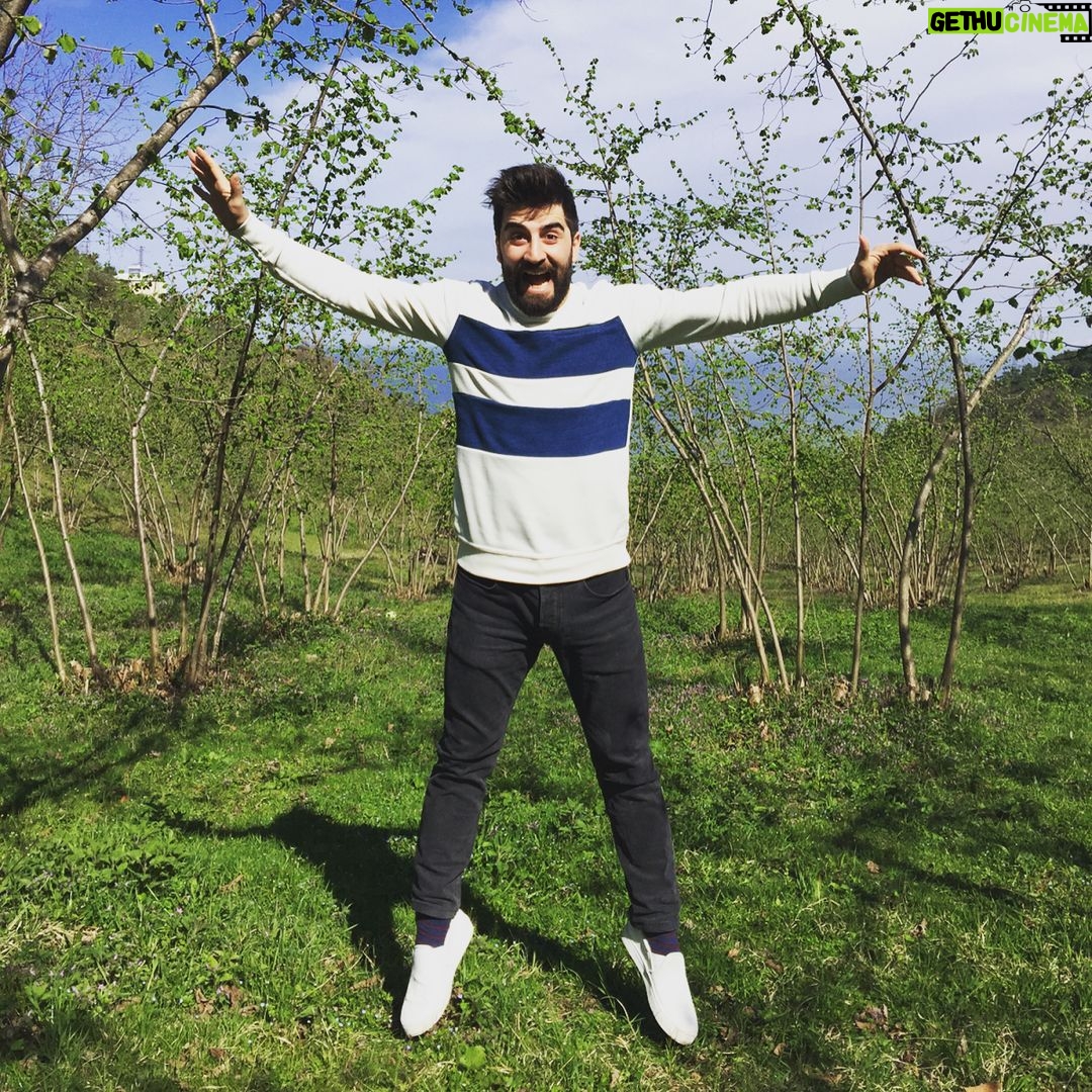 Bilal Hancı Instagram - Sağa kaydırma ağlarsın 😂