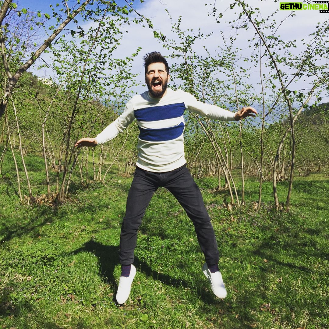 Bilal Hancı Instagram - Sağa kaydırma ağlarsın 😂