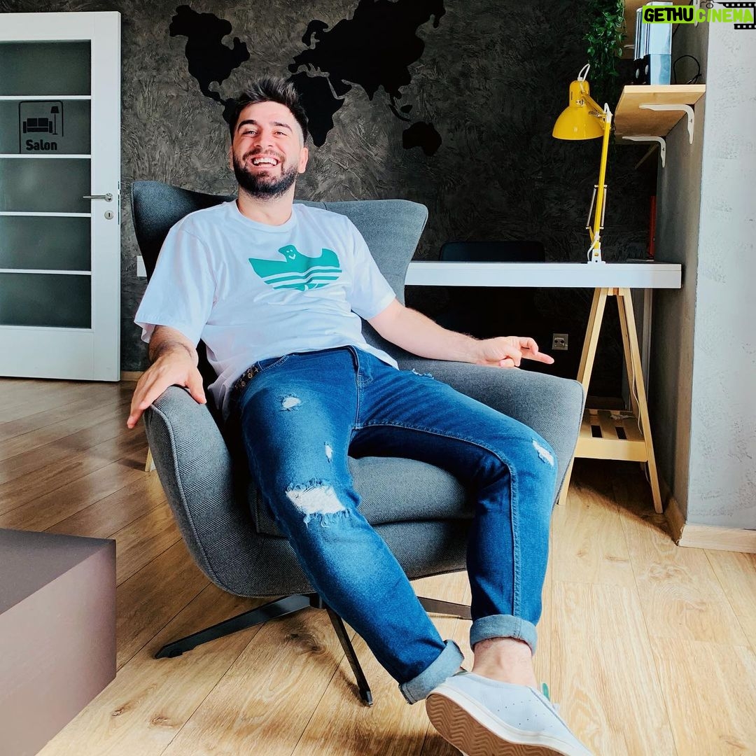 Bilal Hancı - 166.4K Likes - Bence güzel like atmayanın kaynanası evinden çıkmasın 😬