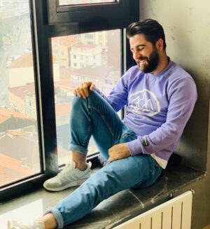 Bilal Hancı Instagram - Mutluluğun tarifi herkese göre farklı olsa da uyandırdığı his hep aynıdır.Siz mutluluğu nasıl tarif edersiniz?