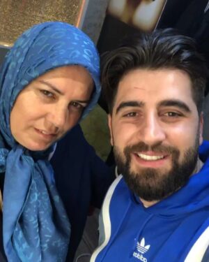 Bilal Hancı Instagram - Bu kadar tatlı trolllenen bir annem olduğu için çok şükürler Allah’ım 😂😂😂 @gulserenhanci66