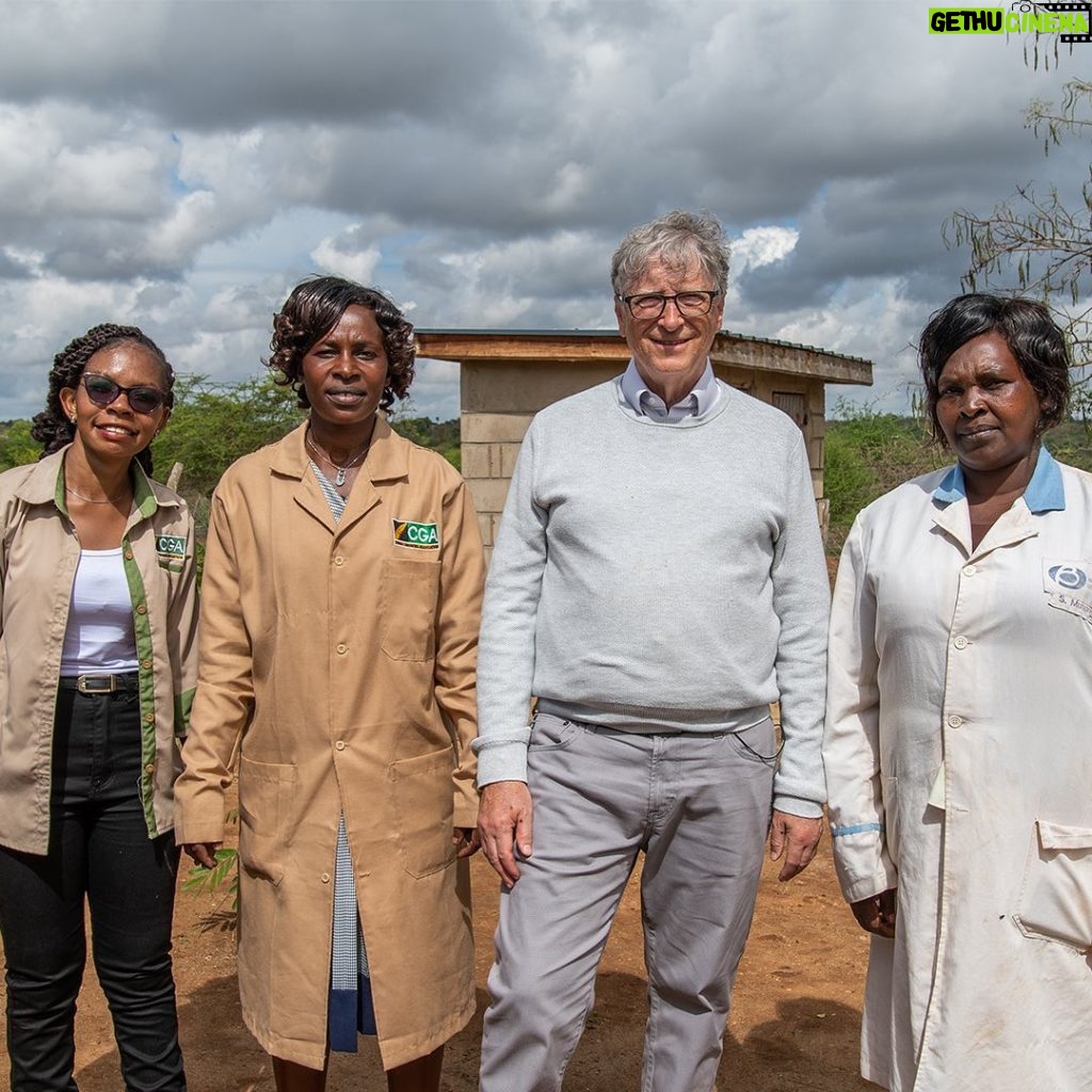 Bill Gates Instagram - My experience learning from Mary Mathuli, a smallholder farmer in rural Kenya, taught me a couple important lessons. First, my farming skills — like holding a chicken and swinging a hoe — need some work. Second, and more importantly, I got a personal reminder of how resourceful and resilient African smallholder farmers like Mary are. Battered by years of drought and other extreme weather patterns, they are developing new skills and embracing new technologies to adapt to some of the toughest conditions for growing crops and raising livestock.