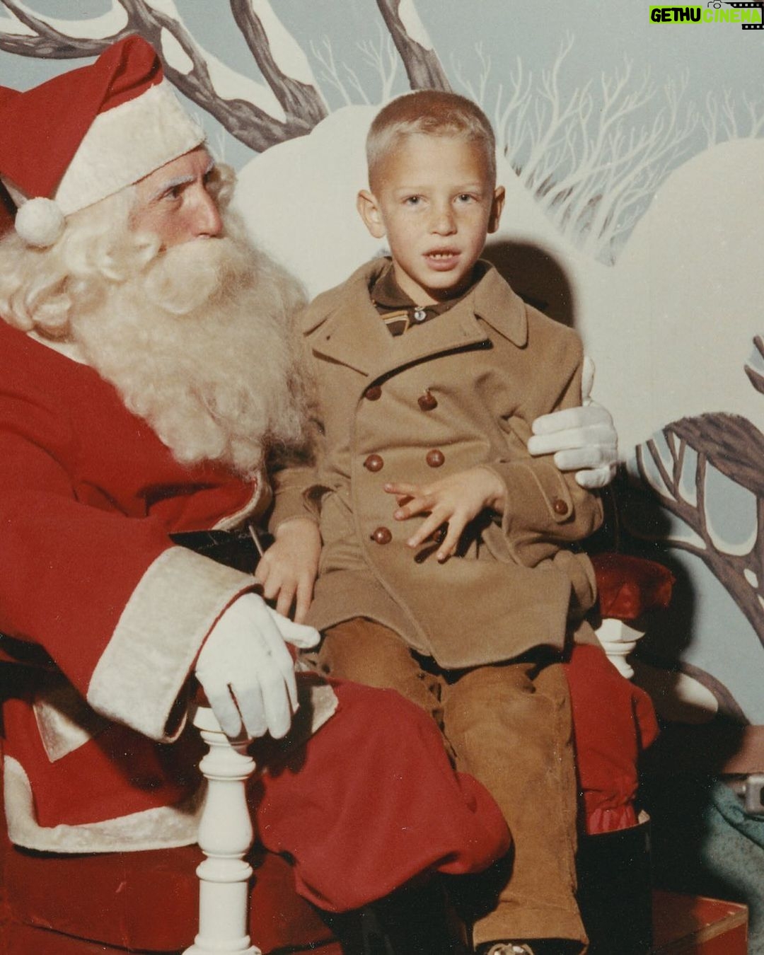 Bill Gates Instagram - The holidays are all about making memories (even if you forget to smile for the picture).