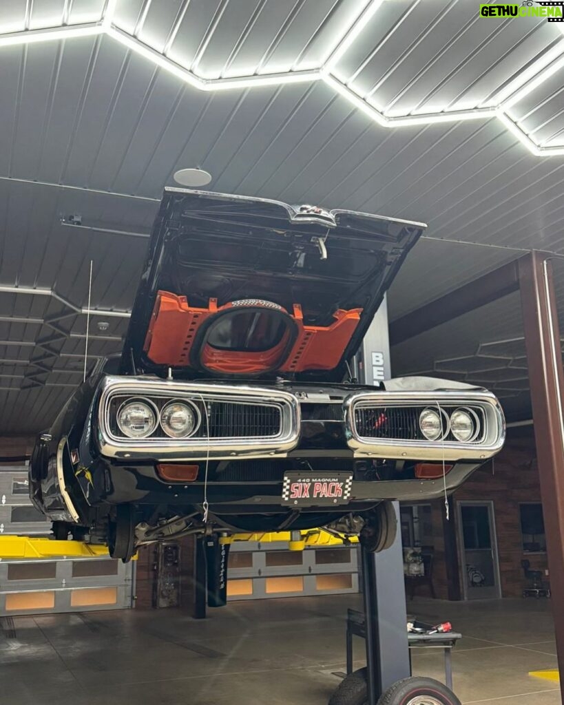 Bill Goldberg Instagram - For you gearheads out there..Cooking up something pretty sinister with this facial profile if you know what I mean. Pushing well over 1,000 hp from the start! #goldbergsgarage #staytuned @youtube @dsr.parts @gearheadfabrications #moparornocar @carcastshow