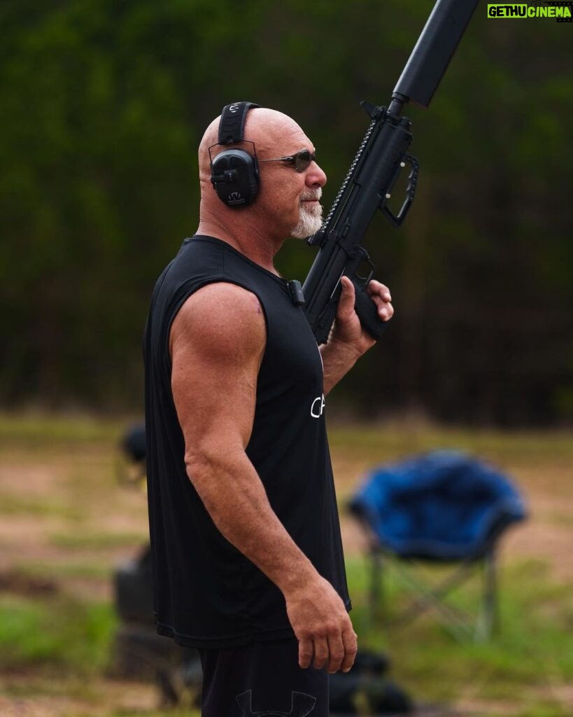 Bill Goldberg Instagram - #zombiehunter with a can! 😂😁 😤#pewpew #shotgun #firearm #keltec #spear #jackhammer #whosnext #firepower #texas #rangeday #gunsofinstagram #movieguns #videogameguns