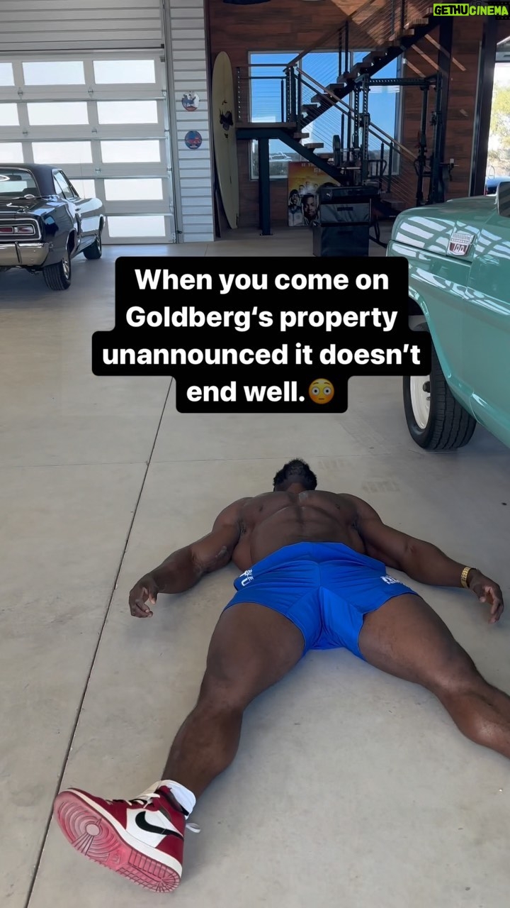 Bill Goldberg Instagram - Was training Goldberg and this happened!🤣 @goldberg95 @ndo_champ @lethalshooter #NBA #WWE #LethalShooter Texas