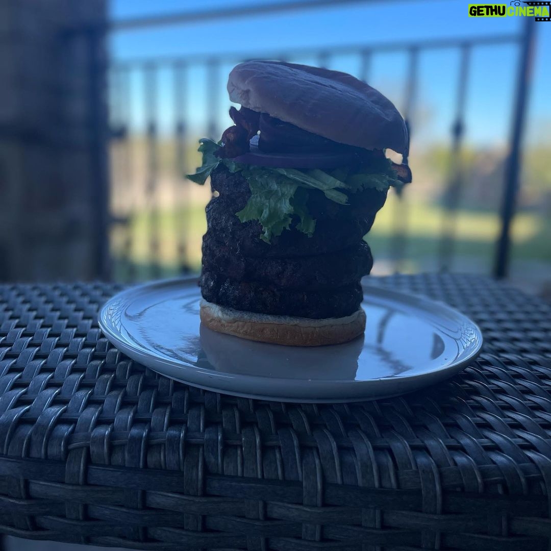 Bill Goldberg Instagram - People wonder why I love @compadres_2020 so much! Hmmm… #yummy #foodisgood #goldburger