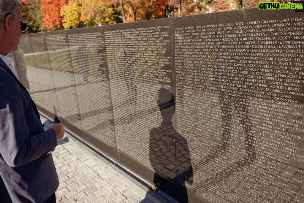 Bill Nye Instagram - This year- a sobering visit to the Vietnam Memorial. Although there’s still plenty of trouble in the world; I feel the best is yet ahead for us. To all our veterans: Thank you. Vietnam Veterans Memorial