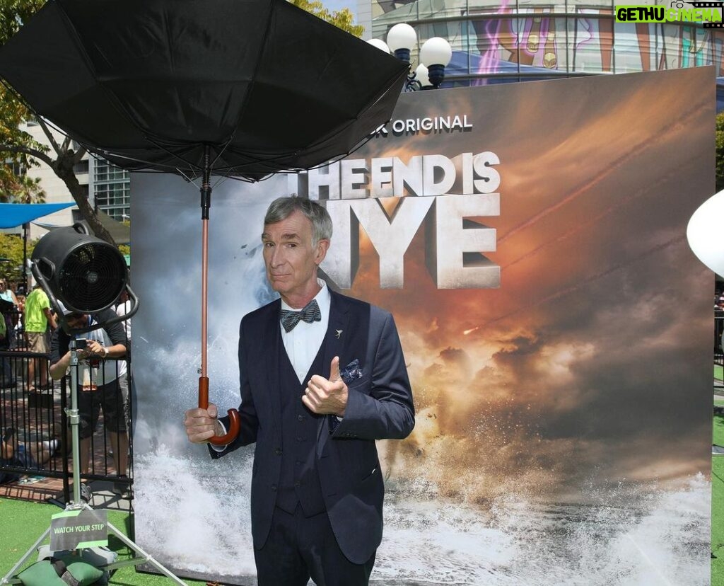 Bill Nye Instagram - Big fun at @comic_con this past weekend talking about The #EndIsNye. Thanks for having me! #SDCC