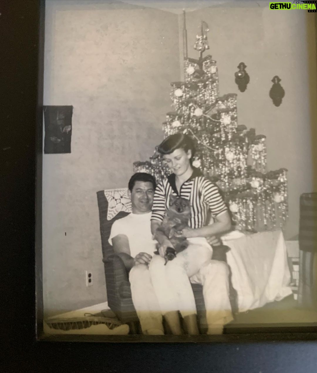 Billie Joe Armstrong - 83.3K Likes - Happy birthday to my mom! You make 90 look easy! All my love