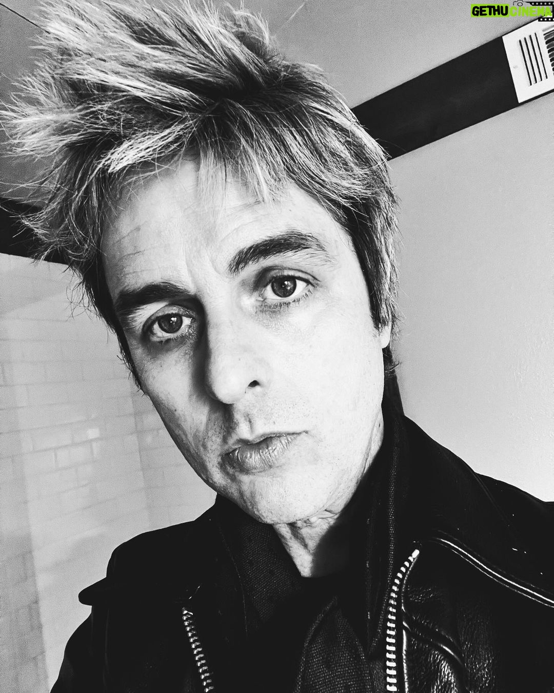 Billie Joe Armstrong - 73.1K Likes -