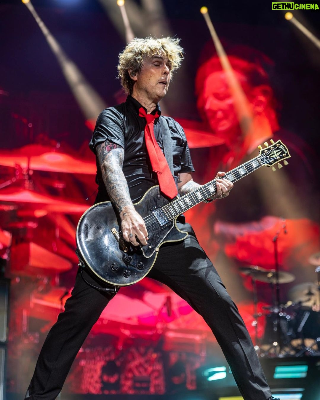 Billie Joe Armstrong - 178K Likes - More fun and somethin from the archives #lastnightonearth