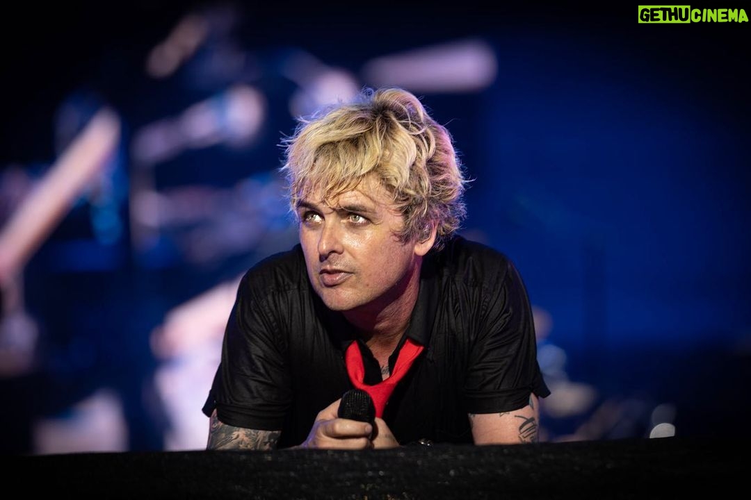 Billie Joe Armstrong - 75.5K Likes - Merci Quebec!!!