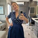 Billie Lourd Instagram – 🩺👩⚕️🩺@ahsfx episodes 3 & 4 are out tonight so in classic me fashion I just haaaad to post this #selectionoselfies o me as #drhannah #hannahnotmontana