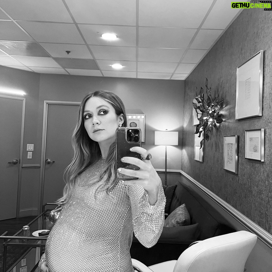 Billie Lourd Instagram - 🪩🤰🏻🪩 #blaséontheoutsideblessedontheinside 👁:@missjobaker 💇🏻♀️:@brycescarlett 💃🏻:@stellamccartney @sweetbabyjamie 🤰🏻:@avstenrydell