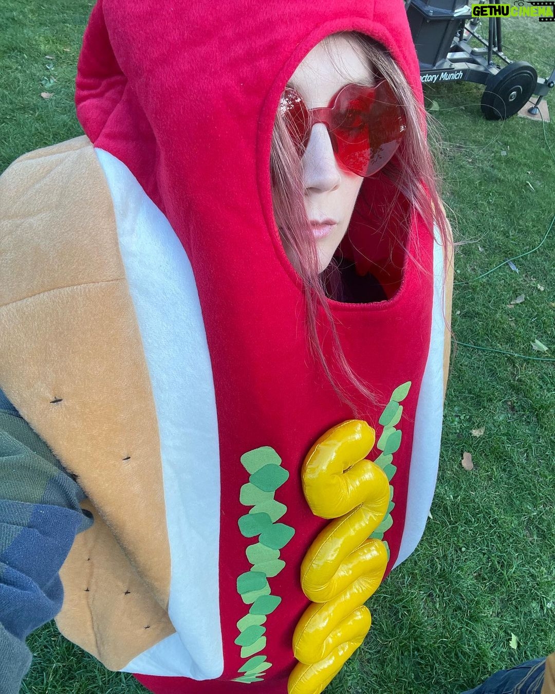 Billie Lourd Instagram - ðŸŒðŸ‡¬ðŸ‡§ðŸŒif you’ve always wanted to see a super pregnant me in a hot dog costume (don’t lie to yourself I know it’s your main dream in life!!!) @andmrs_themovie is the movie for you!!! #hawtdawginahotdog HOT DOG MANIA