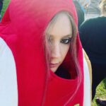 Billie Lourd Instagram - 🌭🇬🇧🌭if you’ve always wanted to see a super pregnant me in a hot dog costume (don’t lie to yourself I know it’s your main dream in life!!!) @andmrs_themovie is the movie for you!!! #hawtdawginahotdog HOT DOG MANIA