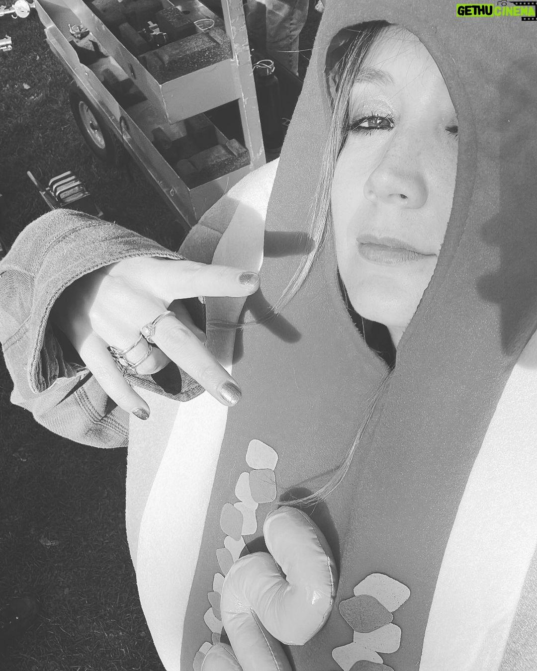 Billie Lourd Instagram - ðŸŒðŸ‡¬ðŸ‡§ðŸŒif you’ve always wanted to see a super pregnant me in a hot dog costume (don’t lie to yourself I know it’s your main dream in life!!!) @andmrs_themovie is the movie for you!!! #hawtdawginahotdog HOT DOG MANIA