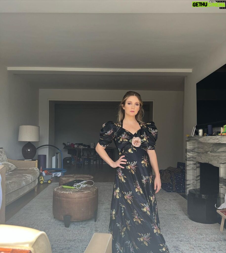 Billie Lourd Instagram - 🚛💁🏻‍♀️🚛 Nothing says #imamom like this #randocompliation of #sadselftimer pics of me featuring a truck, a mini piano, a mini trampoline and a drawing easel. But plz ignore all o that and instead pay attention to this stunning @rodarte dress!!! @tickettoparadise press day 1 baybeeeee also enjoy take 1 o this photo shoot featuring some sexy weights in the foreground #imnotgoodatthis