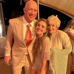 Billie Lourd Instagram - Ⓜ️🅾️Ⓜ️ To put it lightly, being Kingston’s Mama is the greatest thing of all time. To say it makes me the happiest person in the universe seems too soft a sentence to describe how being his Mom makes me feel. But despite the joy Mother’s Day brings me as a Mom myself it makes me miss my own Momby a whole damn lot. But as I say every year, Mother’s Day doesn’t need to be solely the classic hallmark happy. It can be many things all at once. So happy Mother’s Day but also sad / lonely / estranged / painful / awkward / weird / griefy (still trying to make this word a thing) / etc. Mother’s day!!! Sending my love to anyone and everyone out there who needs it. ❤️