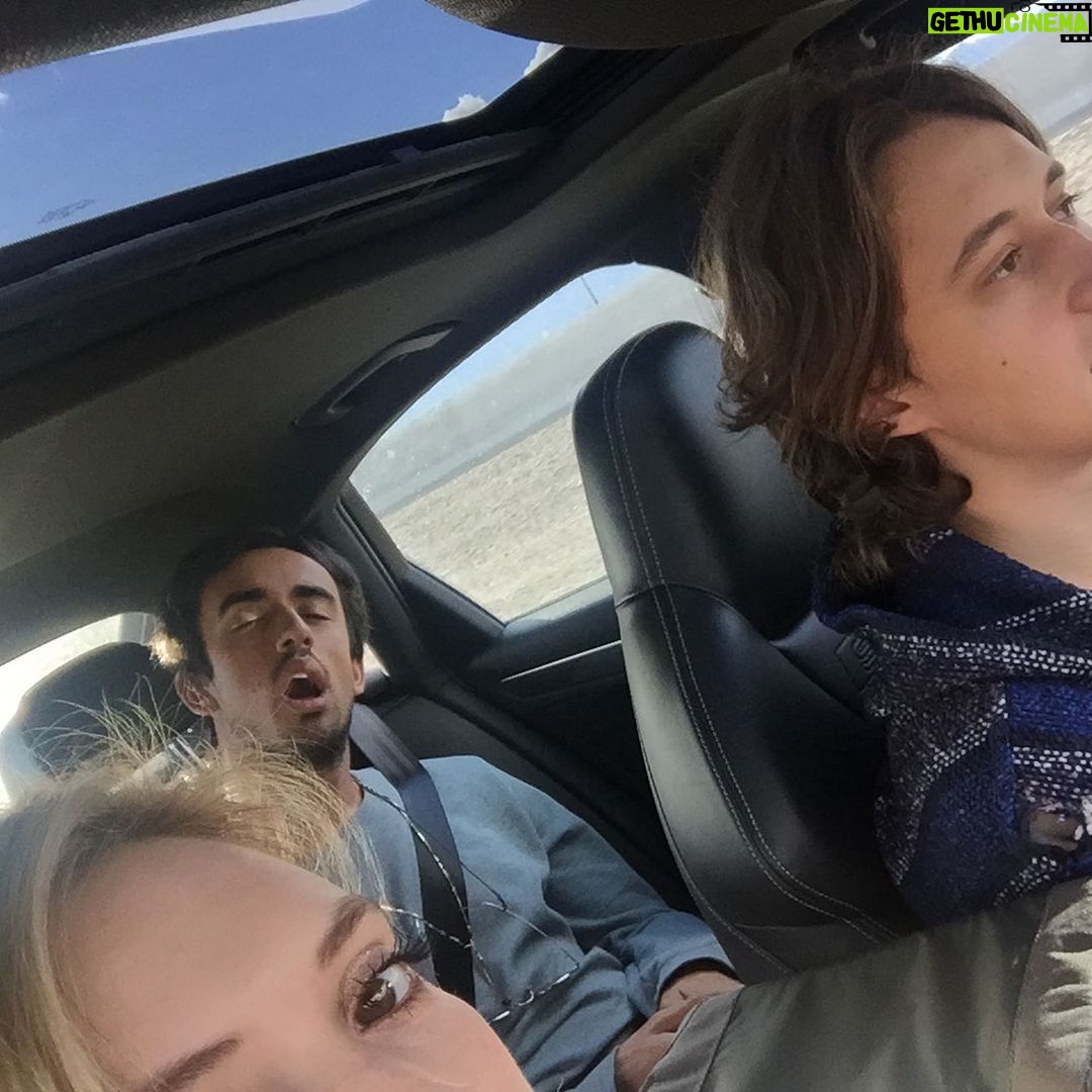 Billie Lourd Instagram - 🎊3️⃣0️⃣🎊 Happy #dirty #flirty #purdy #qwerty #birdie #gertie #nerdy #turdy #wordy #thirty to kingstons #godlygodfather and my #bffl #son #brother #uncle #etc swipe 4 an #og #tbt of us when we were #bbs #mypeerfor27years @dirtybutdelicate