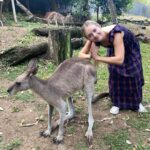 Billie Lourd Instagram - 🦘🙏🏼🦘#thiskangarooismyboo #kangaroocrew #whatitdokangaroo #wooookangaroo #blaséontheoutsideblessedontheinside