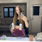 Billie Lourd Instagram - 💁🏻‍♀️👩🏻‍🍼💁🏻‍♀️#AHSdoublefeature was on last night so in #classicmefashion here are some #fashionablepumpingpics and one #typicalmirrorselfie to celebrate the occasion?!?! #pumpupthejam #pumpitup #barkbarkitslark Fox Studio Lot
