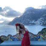 Billie Lourd Instagram - 🌅💃🏻🌅#blaséontheoutsideblessedontheinside #positanheaux #boobfountain Positano