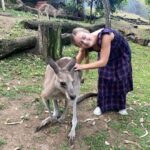 Billie Lourd Instagram - 🦘🙏🏼🦘#thiskangarooismyboo #kangaroocrew #whatitdokangaroo #wooookangaroo #blaséontheoutsideblessedontheinside
