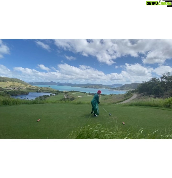 Billie Lourd Instagram - ⛳️🌅⛳️do u even golf bro?!? #golf #beautifulholes #badlycomposedtreeposewherevershegoes GOLF.com