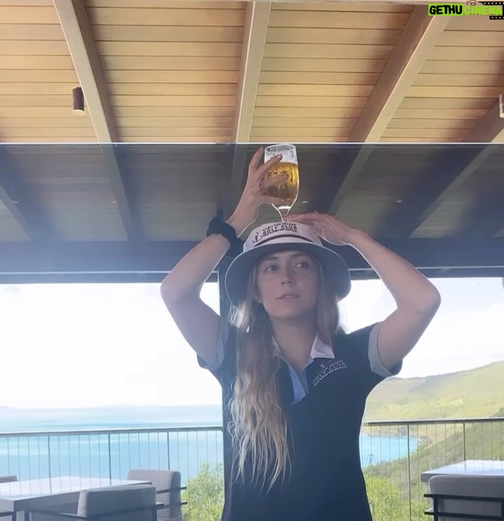 Billie Lourd Instagram - ⛳️🌅⛳️do u even golf bro?!? #golf #beautifulholes #badlycomposedtreeposewherevershegoes GOLF.com