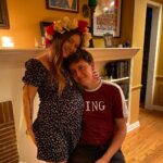 Billie Lourd Instagram - ❤️👑❤️HAPPY #parentalanniversary TO THIS D (#damn) A (#angelic) D (#dude) @avstenrydell !!! #petitiontomakeparentalanniversaryathing
