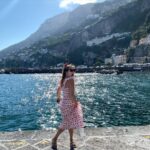 Billie Lourd Instagram - 🌅💃🏻🌅#blaséontheoutsideblessedontheinside #positanheaux #boobfountain Positano