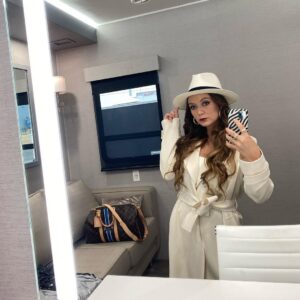 Billie Lourd Instagram - 😈👶🏼😈#AmericanHorrorStories episode 5 is out on @hulu so I obviii had to post this random selection of photos of me as #LivWhitley including a classy selfie of me with a sub par spinach empanada and a mirror selfie where it looks like I have #robotits but really I’m just #PuMpiNg under my costume #baalin #rollie4lyfe