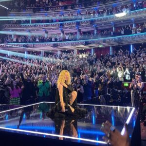 Billy Porter Instagram - Yassss Miss @kylieminogue! 💥💥💥

🔁 @stevepitron  Had the pleasure attending the taping of ‘An Audience With Kylie’ at the Royal Albert Hall last weekend in the company of @theebillyporter ( who learnt how to pronounce @celsojr9 name properly). Wonderful evening! 

Thank you @tvspaulmalone @fifimclark 
.
🪩💃❤️🤩🎉🍸
.
#kylie #kylieminogue #anaudiencewith #itv #itv2 #billyporter #royalalberthall #RAH #allthelovers #fever #padam #tension