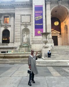 Billy Porter Instagram - We read #BannedBooks! 🤓📚 I'm proud to stand with @NYPL to #UniteAgainstBookBans #FreedomToRead New York Public Library and Bryant Park