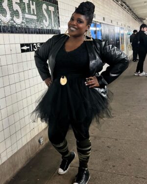 Billy Porter Instagram - Screaming Happy Birthday to my baby sister and best friend, confidante, protector  @mmpeanut1922! 💕 🎂🎁🎉🥳