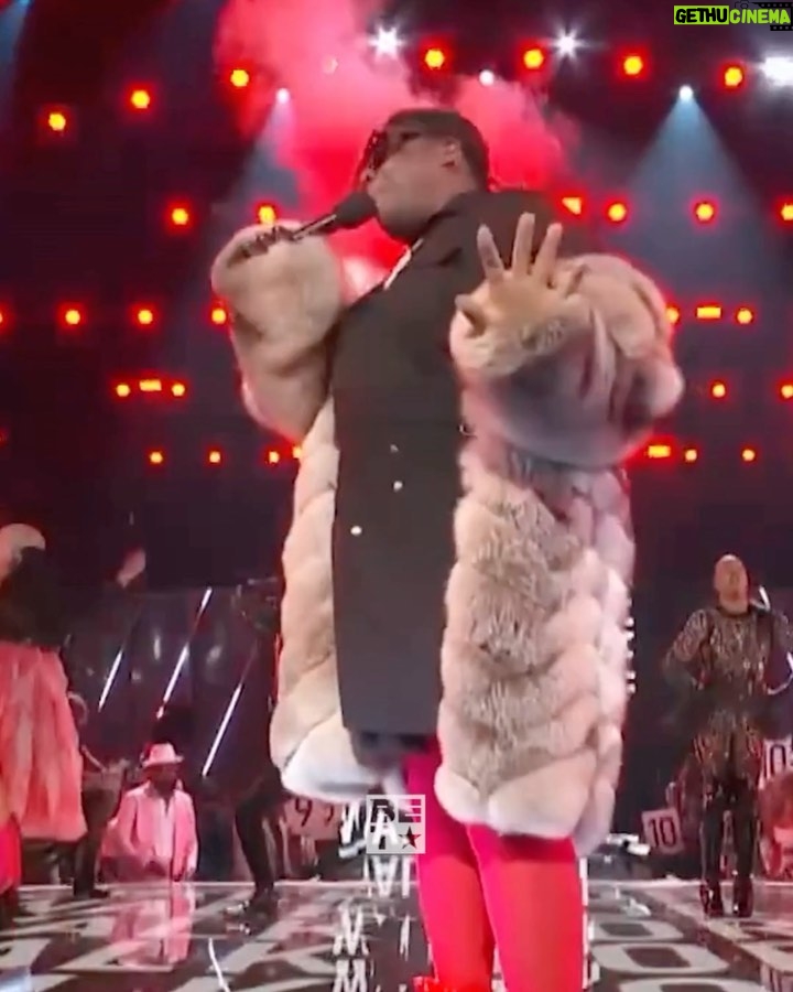 Billy Porter Instagram - Lights, Camera, Action, Billy! To be Black, Iconic and a Style God is nothing to play with. So to document the history of the past, the present, and future we knew we needed a one of one light to illuminate the path and kick off Black History Month right. Everyone say hello and give your 10’s to @theebillyporter , who will be leading us into this can’t miss series. Need to know more? We got you. This documentary is part of the new four-part “Black + Iconic” series that will showcase the legacy and cultural impact of Black icons across music, film, fashion and dance. The home of culture meets the home of Black creatives that have made an indelible mark on the culture. Tune in as the encore comes on #BET 9/8c tonight!