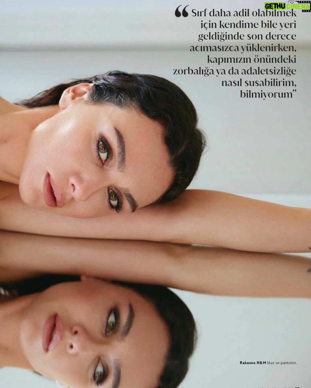 Birce Akalay Instagram - Instyle Ekim’23 sayısı benim için çok özel bir sayı oldu. Son zamanlarda verdiğim en keyifli röportajlardan birini gerçekleştirdik sevgili Eylül Solakoğlu ile. Ancak benim için bu sayının daha da anlamlı olmasına Instyle Yayın Direktörü Işık Şimşek’in özeleştirel yazısı vesile oldu diyebilirim. İyi ki varsınız demek isterim Işık Hanım, geçmişte yaptığımız hatalarımız ile yüzleşmek ve değişip dönüşmek sadece sizler için değil bizim jenerasyonumuz için de hayati önem taşıyor. Önemli olan birbimizi anlayabilmek ve anlaşabilmek. Bunun için gerekli zeminleri ve üslubu hazırlamak için çalışmazsak, fikirlerimizi nasıl tartışabiliriz ki. Sözün özü iyi ki Cumhuriyetimizin 100. Yılını kutlayacağımız bu muhteşem ayda bir araya gelmişiz ve bu önemli zamana uçuşan sözler yerine, yazılı düşünceler bırakabilmişiz. Emeği geçen tüm ekip arkadaşlarıma çok teşekkür ederim. Sevgiler. _______________ Instyle October'23 issue was a very special issue for me. We had one of the most enjoyable interviews I have given recently with dear Eylül Solakoğlu. However, I can say that Instyle Editorial Director Işık Şimşek's self-critical article was instrumental in making this issue even more meaningful for me. I would like to say that I am glad you are here, Mrs Işık, facing our past mistakes and changing and transforming is vital not only for you but also for our generation. The important thing is to understand and get along with each other. If we do not work to prepare the necessary grounds and style for this, how can we discuss our ideas. In short, it is a good thing that we came together in this marvellous month when we will celebrate the 100th anniversary of our Republic and that we were able to leave written thoughts instead of flying words for this important time. Thank you very much to all my team mates who contributed. Love. ♥️ @instyleturkiye @neutrogenaturkiye @isiksimsek @eylulsolakoglu @pinarcura @nazlikayran @korayparlak @alirizaozdemir @ibrahimzengin