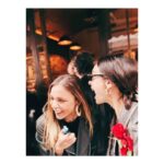 Birce Akalay Instagram - Lugatımda “kadın” diye yazılır « Burçak » diye okunur. İyi ki doğdun ailem, yol arkadaşım, hemşirem, hayat boyu birlikte eyes wide shut dans edelim. Varlığına minnettarım ve en kötü günümüz böyle olsun. Gücüne güç kat ve hep ışılda. Love you to the moon & back! 🌹 PS: aradaki bir fotoğraf 2009 ROXY. 😎