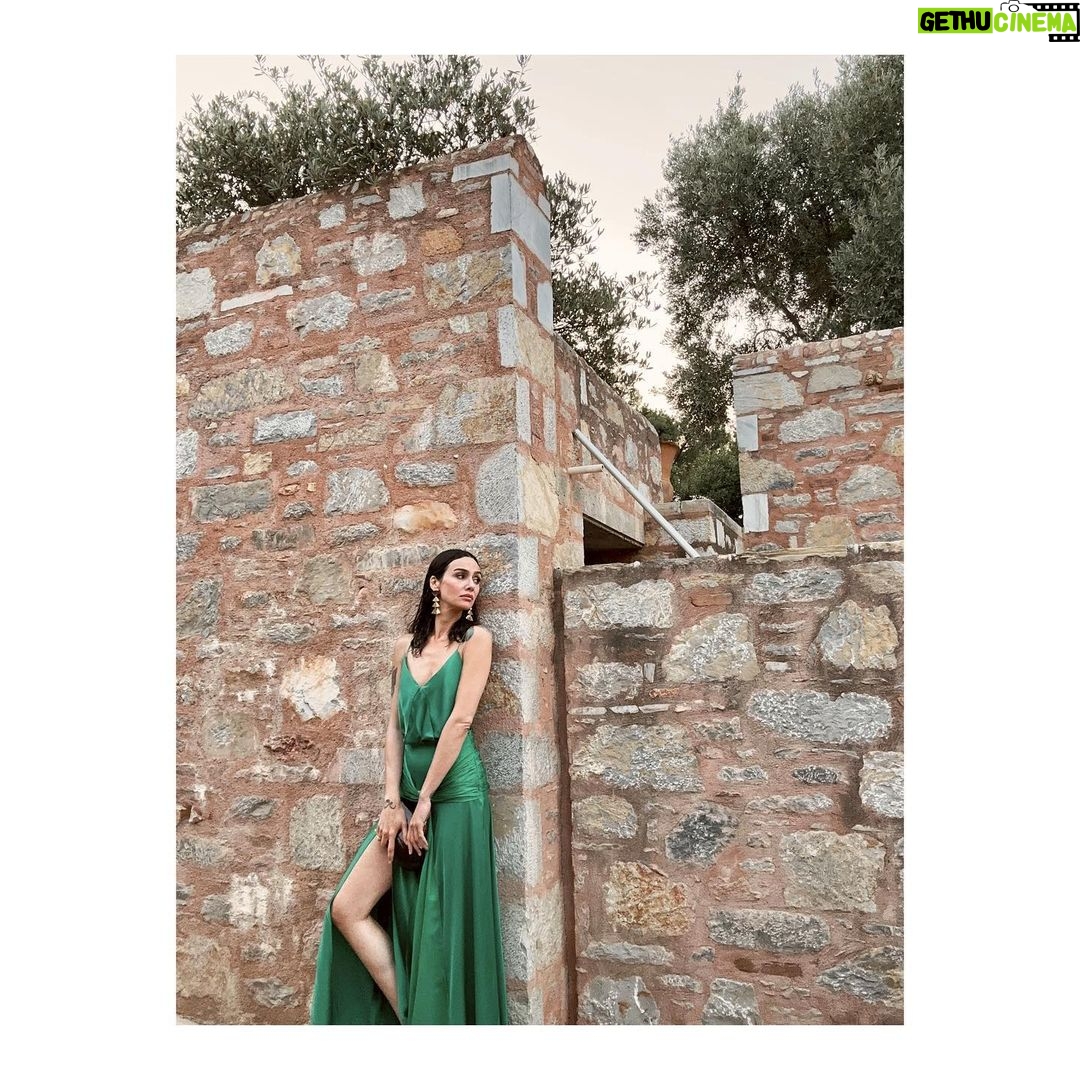 Birce Akalay Instagram - for the summer nocturne. 🦚 Thank you my dear friend @serli.kecoglu & @closhboutique ‘s beloved people. since 2oo8 Bodrum, Mugla