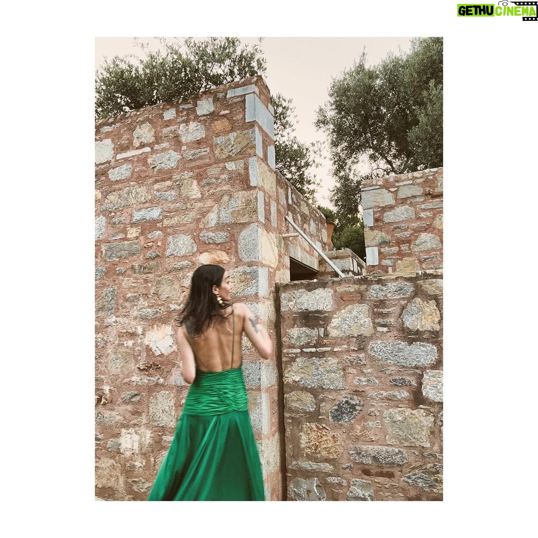 Birce Akalay Instagram - for the summer nocturne. 🦚 Thank you my dear friend @serli.kecoglu & @closhboutique ‘s beloved people. since 2oo8 Bodrum, Mugla