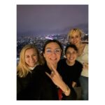 Birce Akalay Instagram - Bu dumpın adını Charlie & The Angels olarak belirliyorum. Charlie kim altını hiç çizmeme gerek yok bence. ❣️ Love you ladies to the moon and back! ❣️ @yururgezer @tedikimediterranean @mjgndalyan